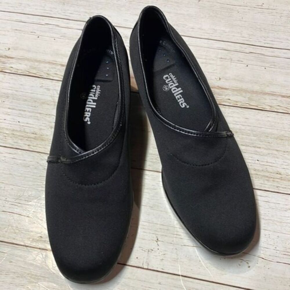 Cobbie Cuddlers women’s black slip on shoes. Size 5W.